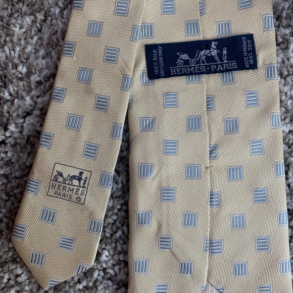 Meet your Posher, Alisha! The Art of Luxe. - Picture 7 of 7